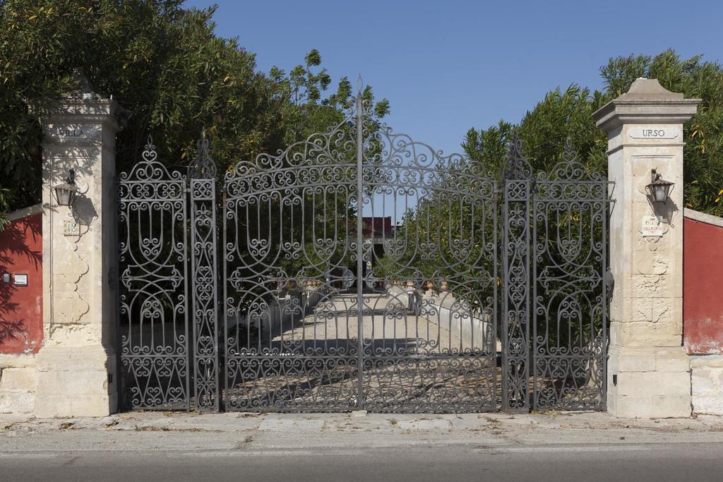 מונטרוני די לצ'ה Villa Urso Bed&Breakfast מראה חיצוני תמונה