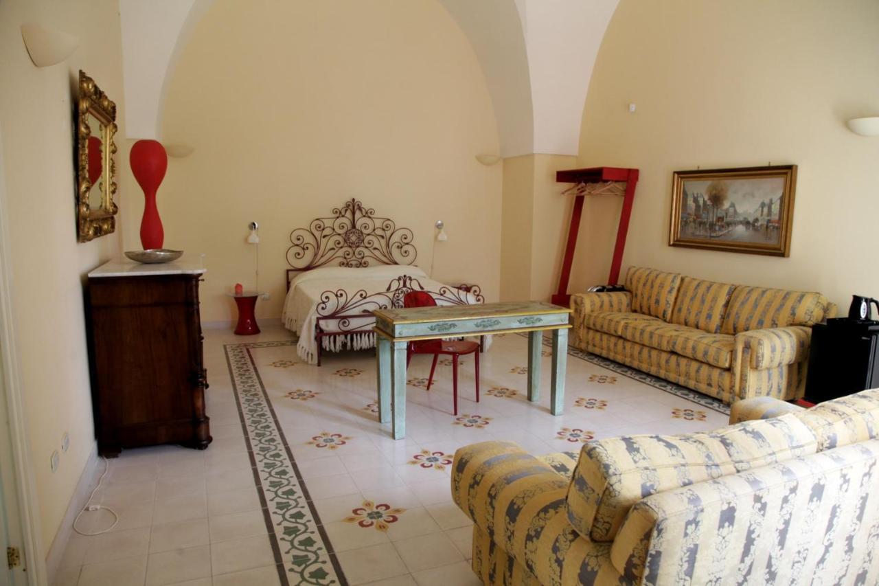 מונטרוני די לצ'ה Villa Urso Bed&Breakfast מראה חיצוני תמונה