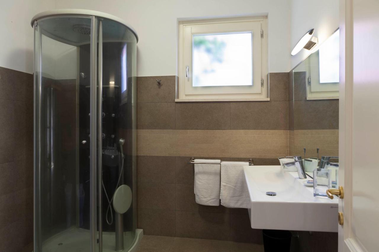 מונטרוני די לצ'ה Villa Urso Bed&Breakfast מראה חיצוני תמונה
